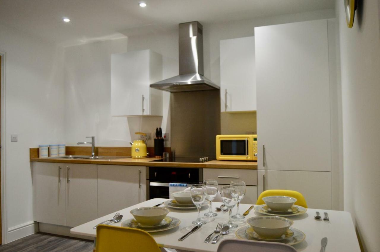 Qh31 - City Centre Location With 2 Double Bedrooms Sleeping Up To 4 People - Spacious Work Or Leisure Apartment 셰필드 외부 사진