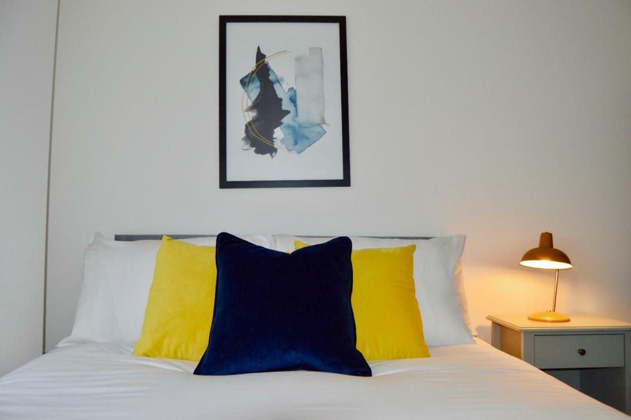 Qh31 - City Centre Location With 2 Double Bedrooms Sleeping Up To 4 People - Spacious Work Or Leisure Apartment 셰필드 외부 사진