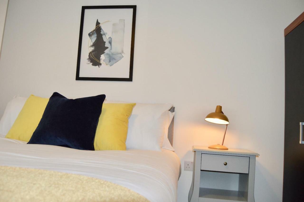 Qh31 - City Centre Location With 2 Double Bedrooms Sleeping Up To 4 People - Spacious Work Or Leisure Apartment 셰필드 외부 사진