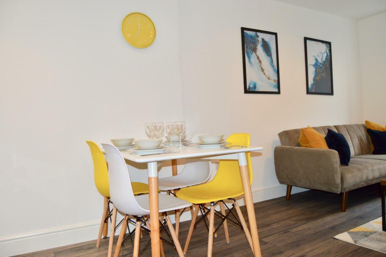 Qh31 - City Centre Location With 2 Double Bedrooms Sleeping Up To 4 People - Spacious Work Or Leisure Apartment 셰필드 외부 사진