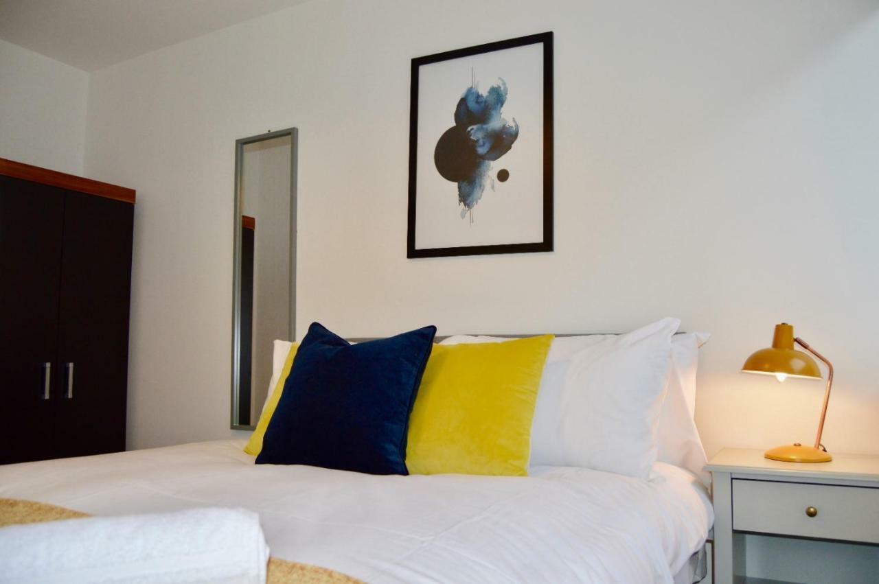 Qh31 - City Centre Location With 2 Double Bedrooms Sleeping Up To 4 People - Spacious Work Or Leisure Apartment 셰필드 외부 사진