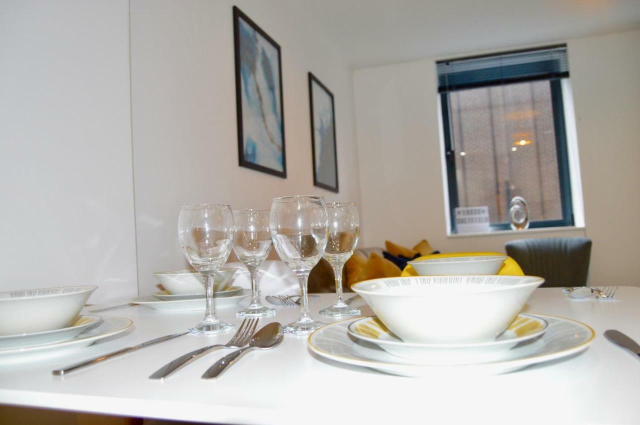 Qh31 - City Centre Location With 2 Double Bedrooms Sleeping Up To 4 People - Spacious Work Or Leisure Apartment 셰필드 외부 사진